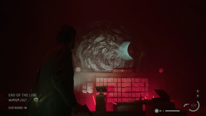 Ein Bildschirmfoto aus Alan Wake 2 zeigt eine Szene, in der Alan ein Echo ausrichtet, um eine Vision auszulösen